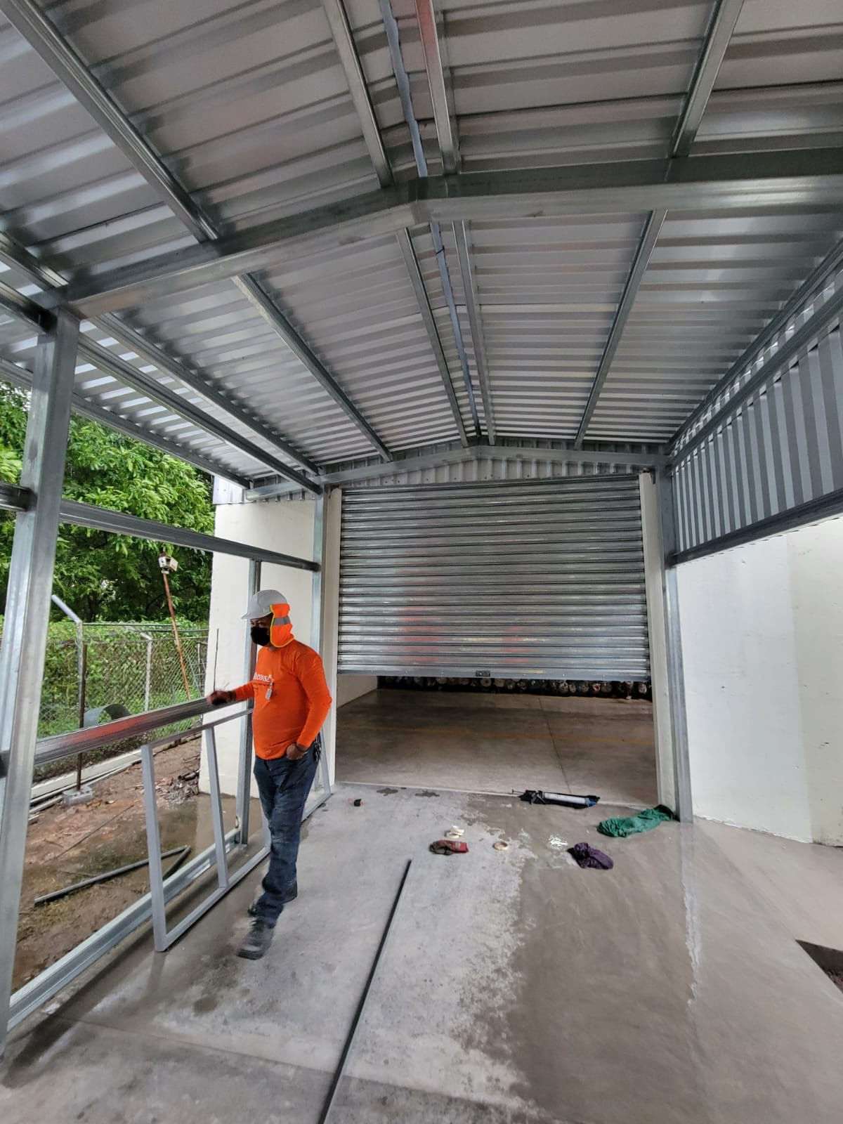 Estructura metálica en construcción